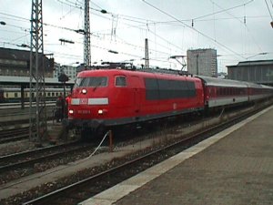 103 233 in verkehrsrot