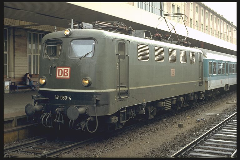 141 060 in grün