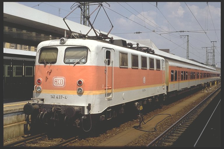 141 437 in S-Bahn Farben