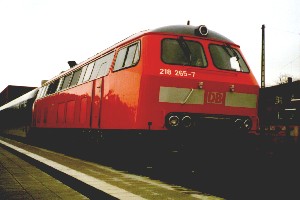 218 265-7 in verkehrsrot